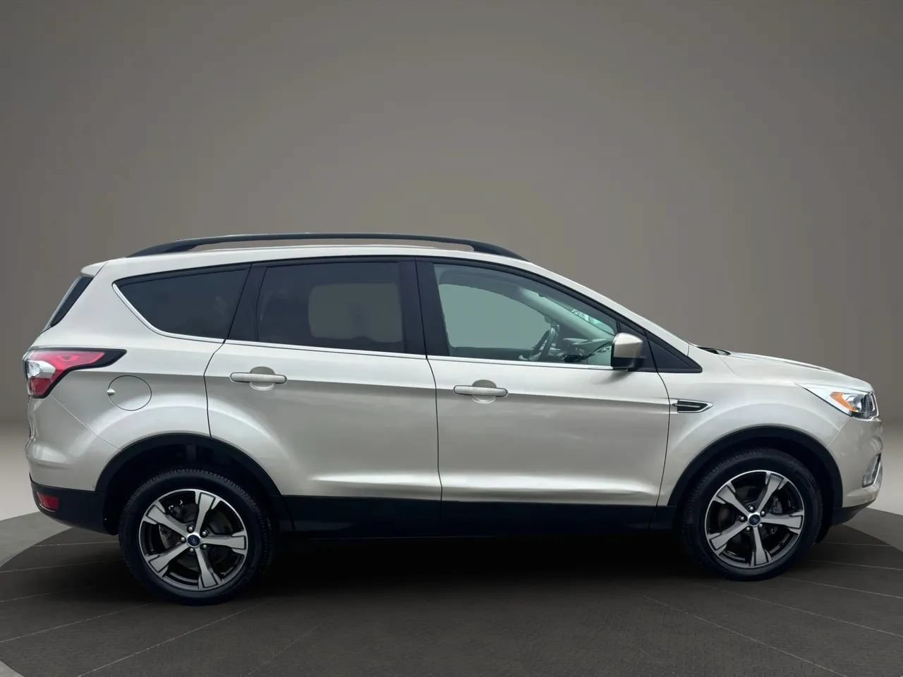 Used 2018 Ford Escape SEL FWD image 8
