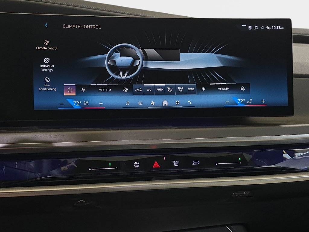 Certified 2023 BMW 740i RWD image 22