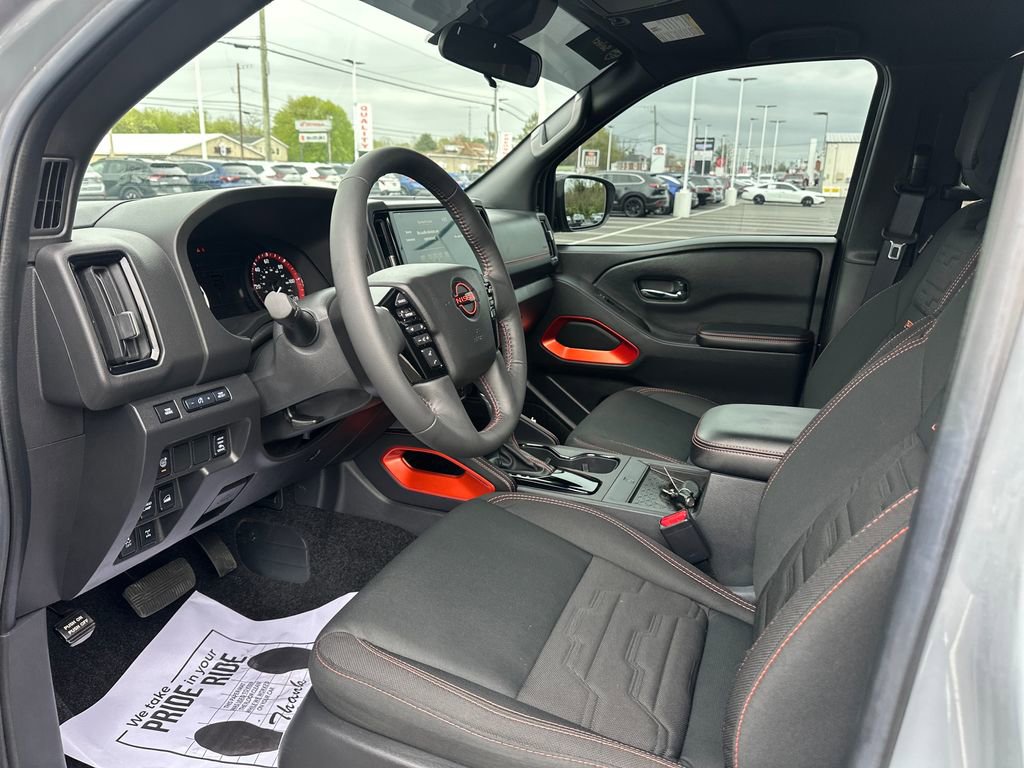 Used 2025 Nissan Frontier PRO-4X w/ Pro Convenience Package AWD/4WD image 9