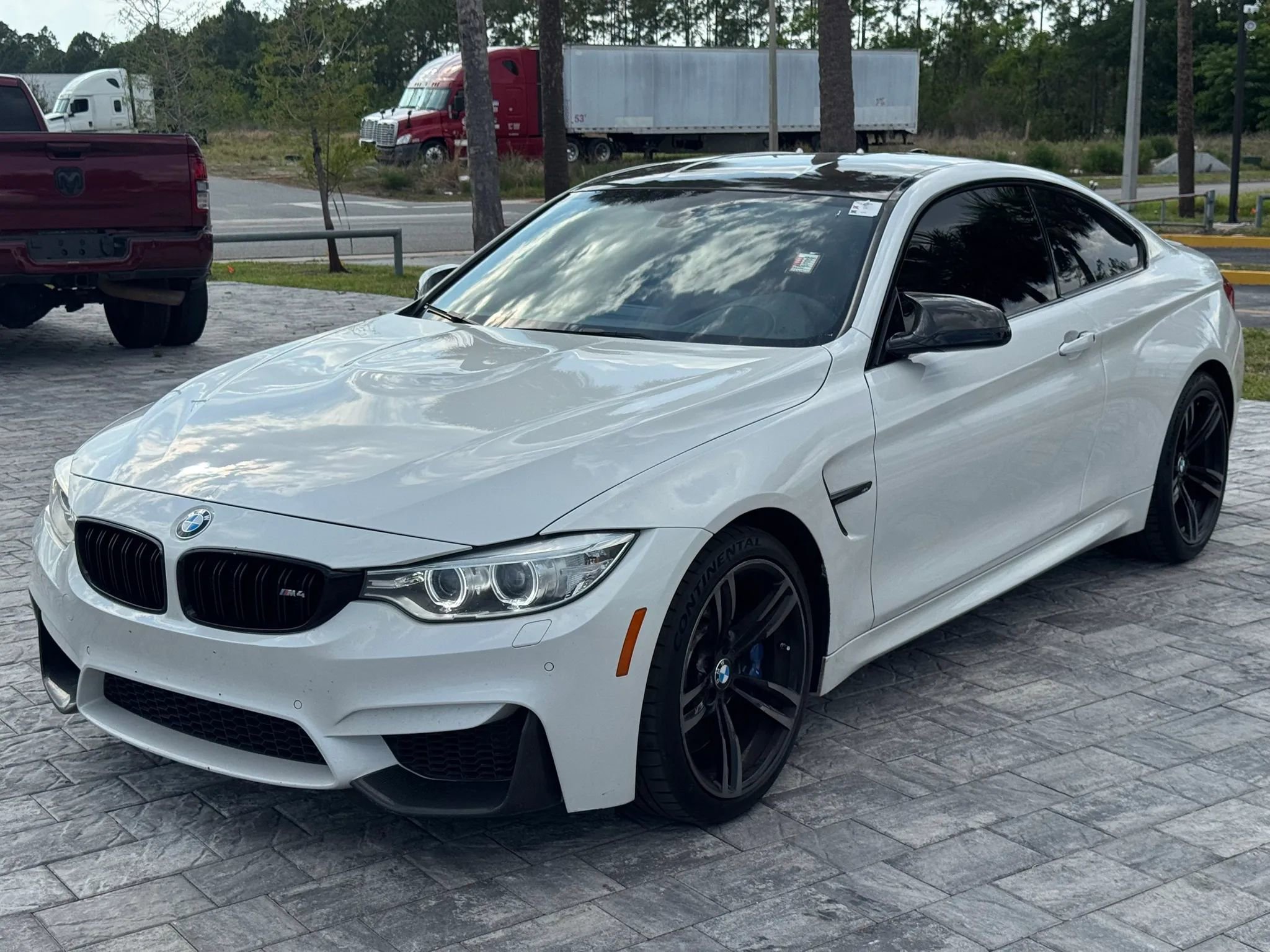 Used 2015 BMW M4 Coupe RWD image 3