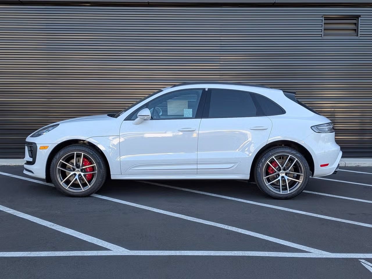 Certified 2025 Porsche Macan S AWD/4WD video 2
