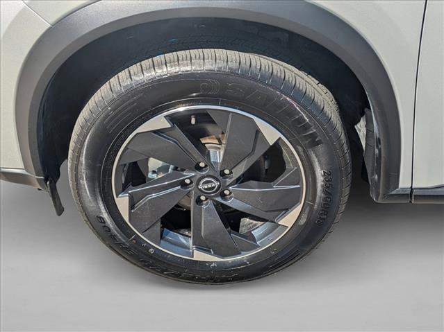 Used 2024 Nissan Rogue SV FWD image 21