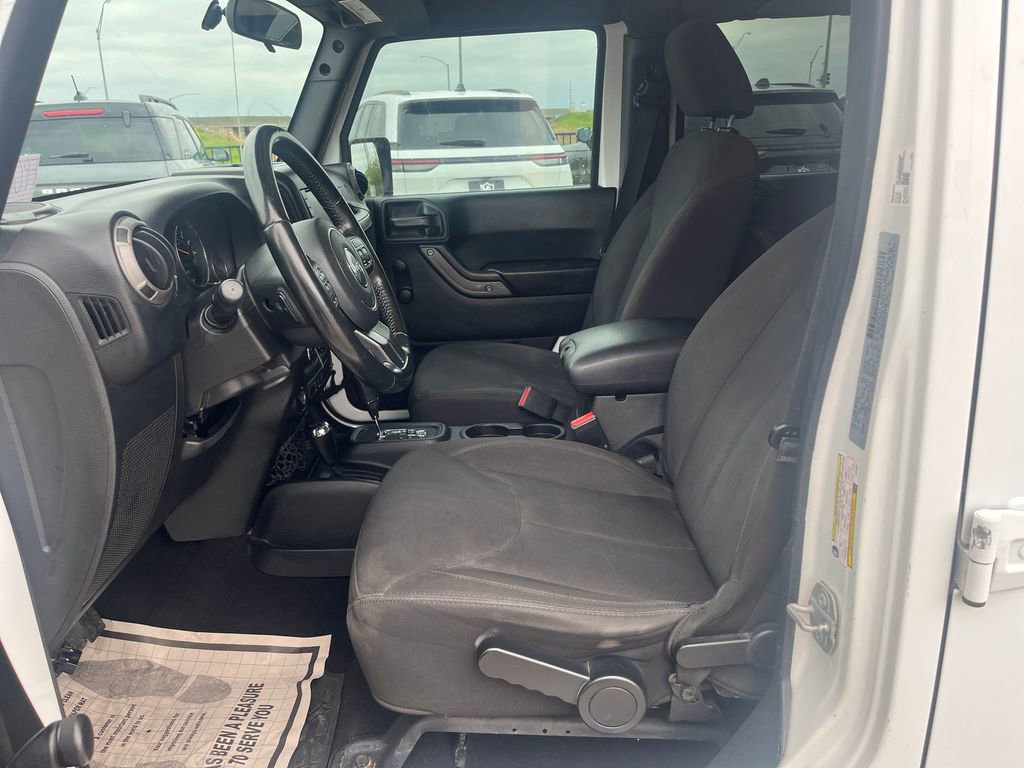 Used 2018 Jeep Wrangler Unlimited Sport w/ Connectivity Group image 10