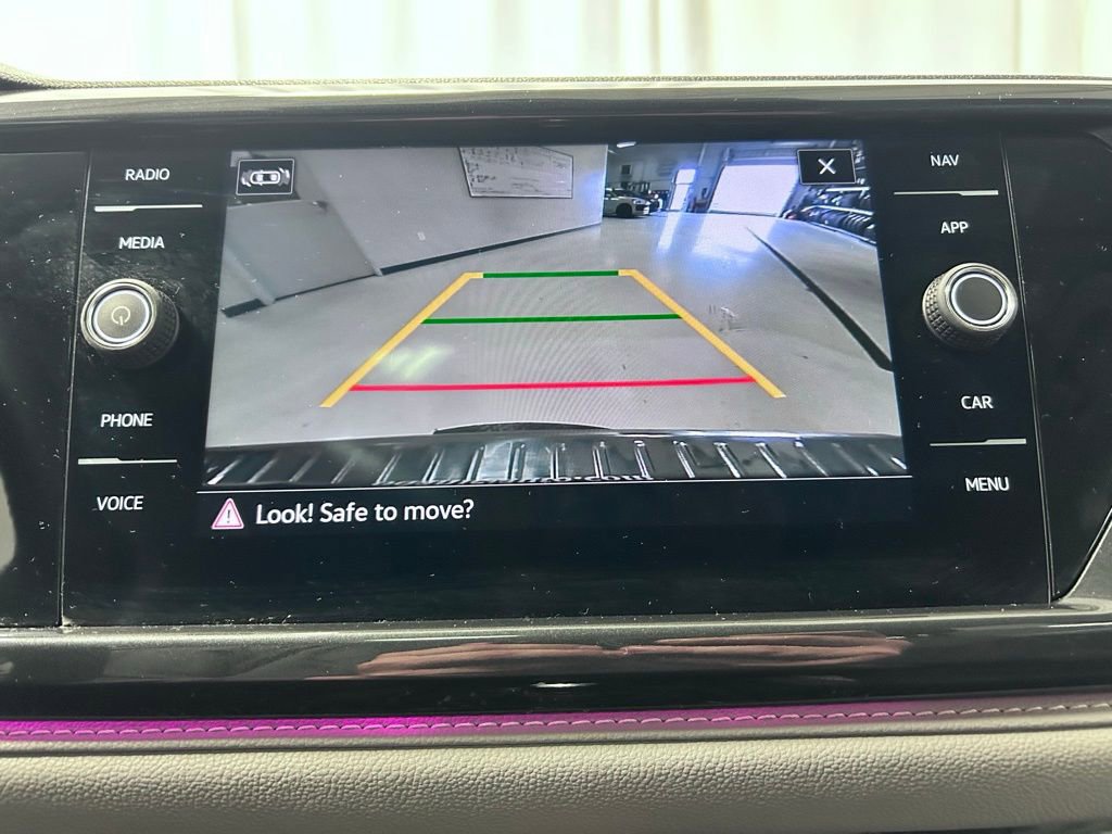 Used 2022 Volkswagen Taos SEL image 16