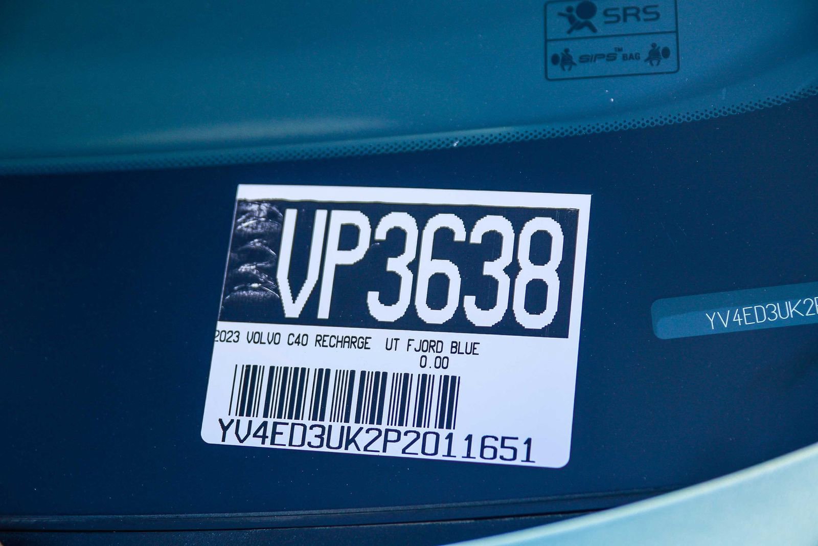 Used 2023 Volvo XC40 Recharge Core image 30