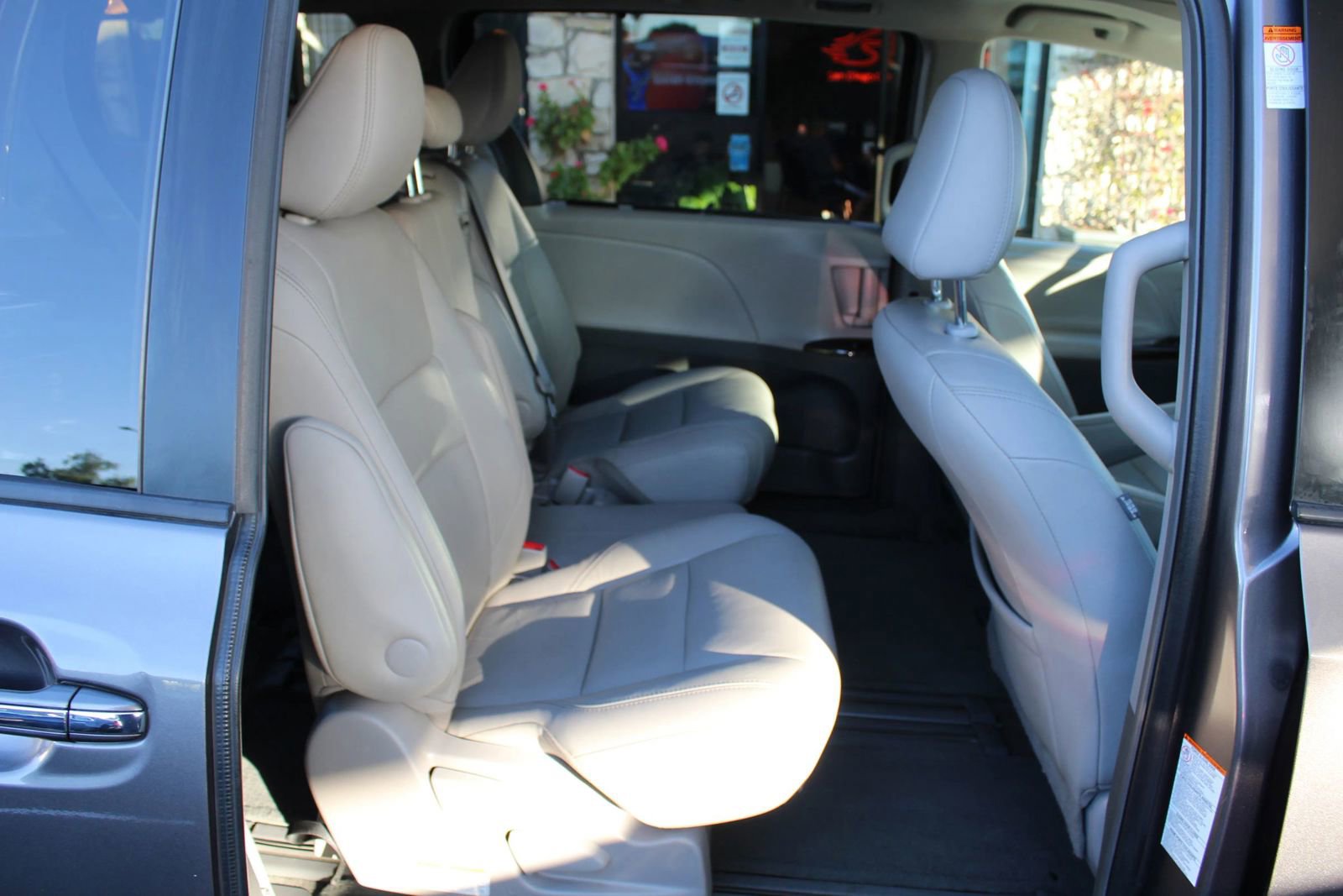 Used 2015 Toyota Sienna XLE w/ XLE Navigation Package FWD image 11