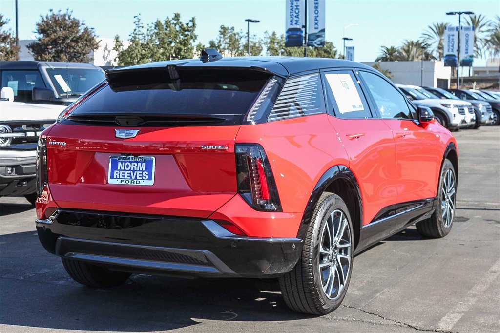 Used 2025 Cadillac Optiq Sport 2 w/ LPO, Floor Liner Package image 9