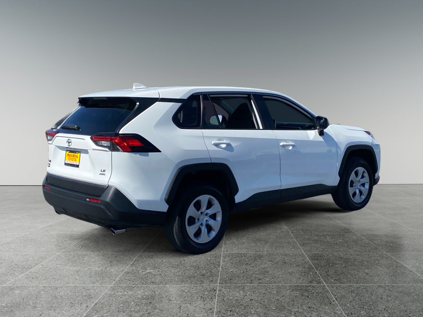 Used 2025 Toyota RAV4 LE AWD/4WD image 5