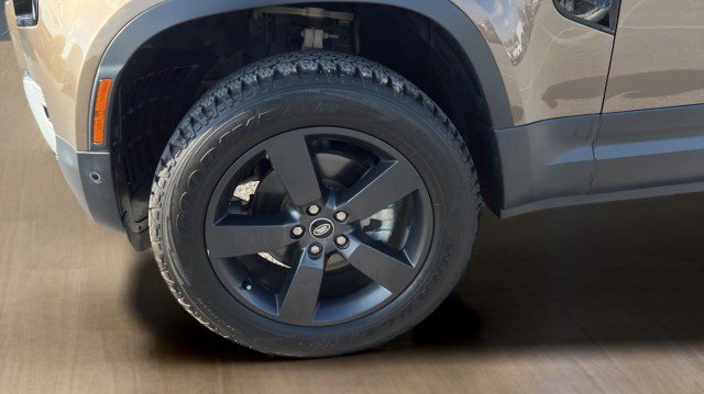 Used 2024 Land Rover Defender 110 S image 18