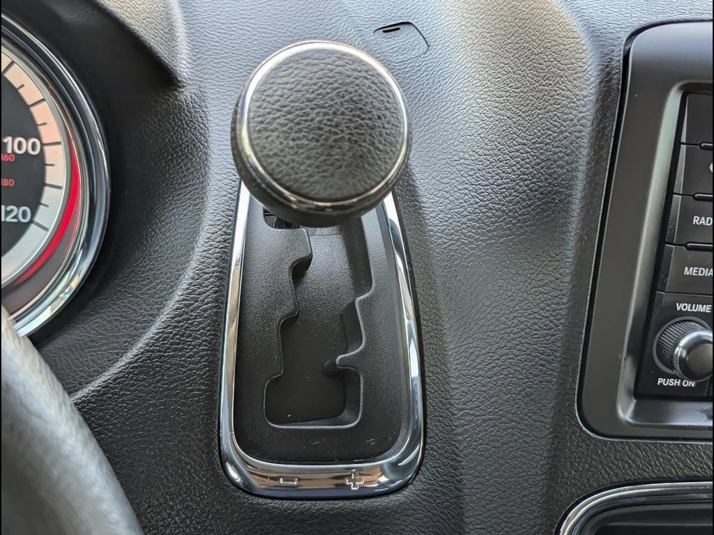 Used 2018 Dodge Grand Caravan SE FWD image 9