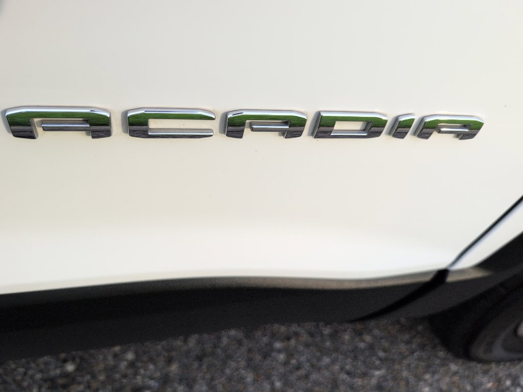 Used 2023 GMC Acadia SLT image 8