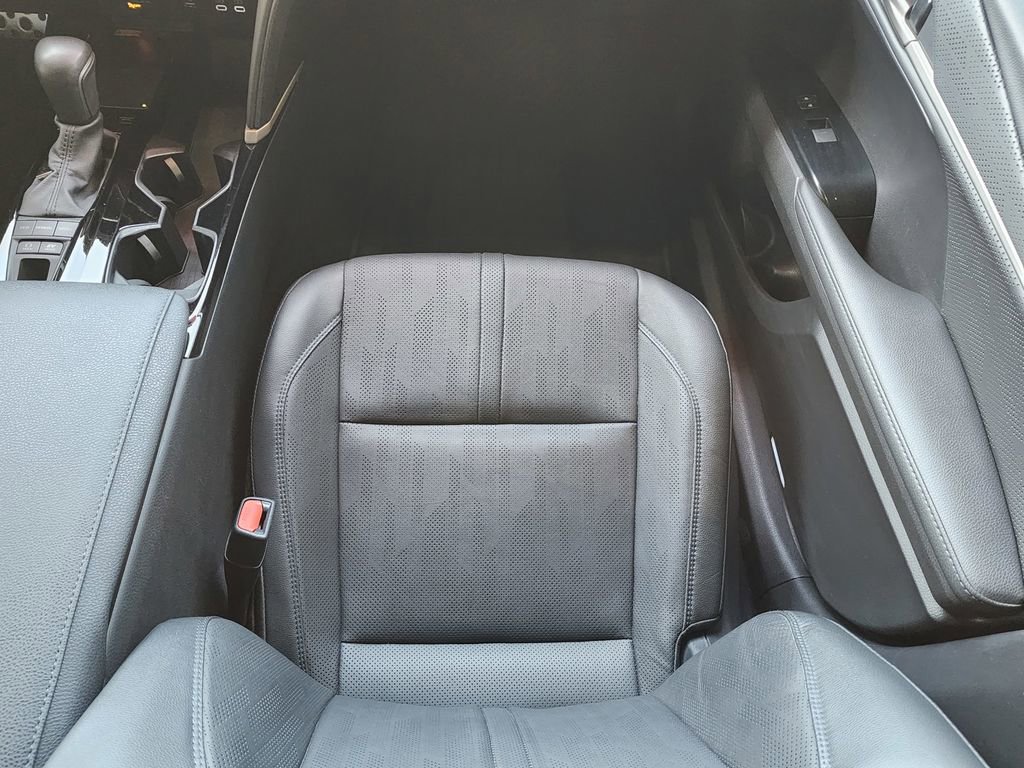 Used 2025 Toyota Camry XSE image 36