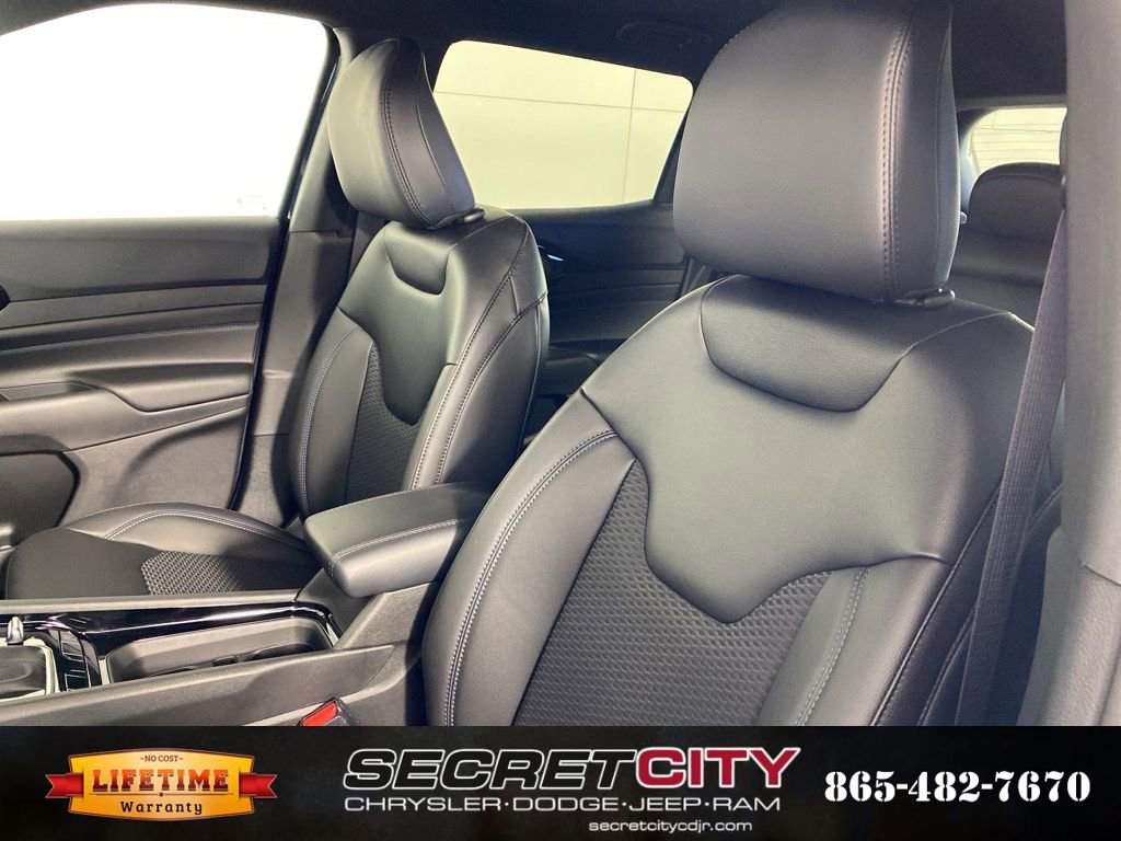 New 2026 Jeep Compass Latitude image 10