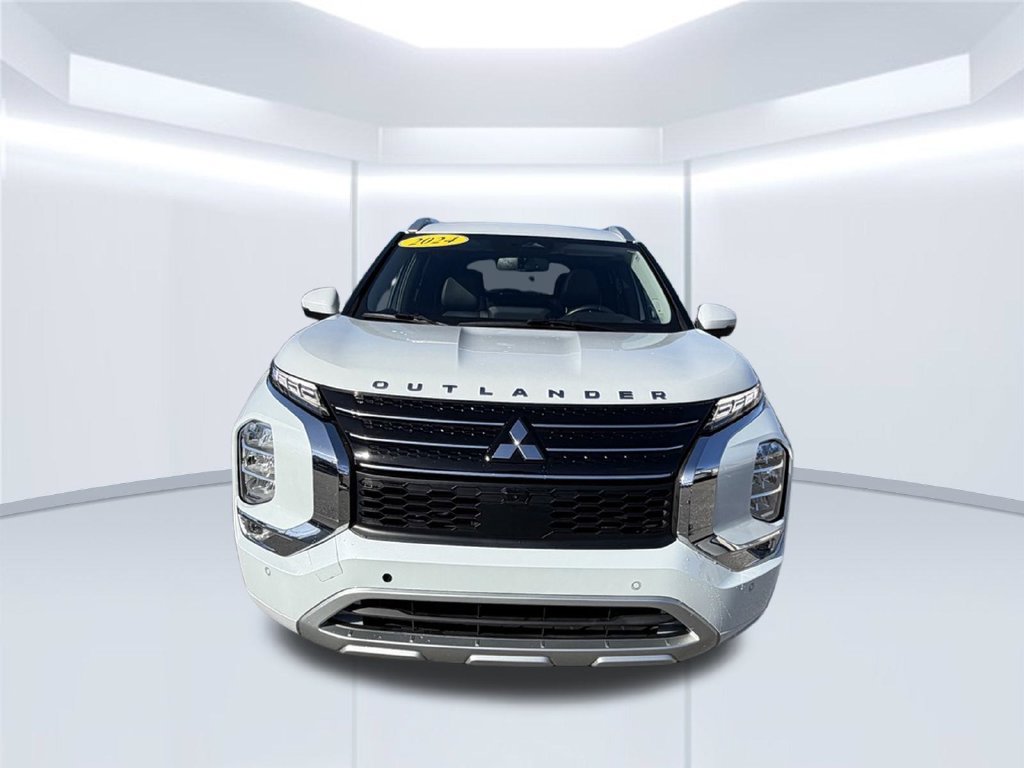 Used 2024 Mitsubishi Outlander SEL FWD image 3