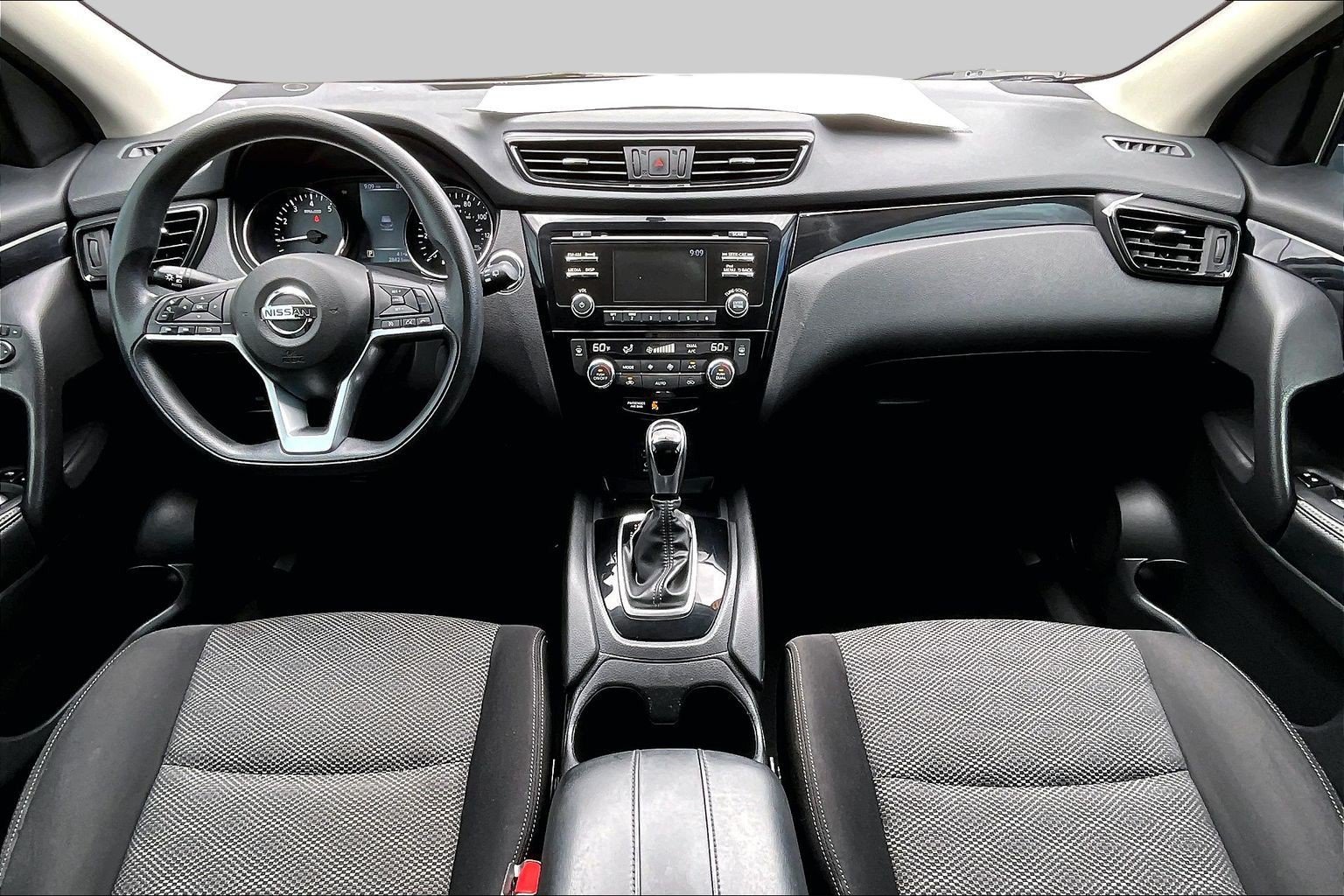 Used 2017 Nissan Rogue Sport SV FWD image 14