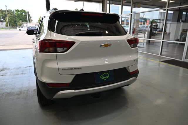 Certified 2025 Chevrolet TrailBlazer LT w/ LT Cold Weather Package FWD image 6