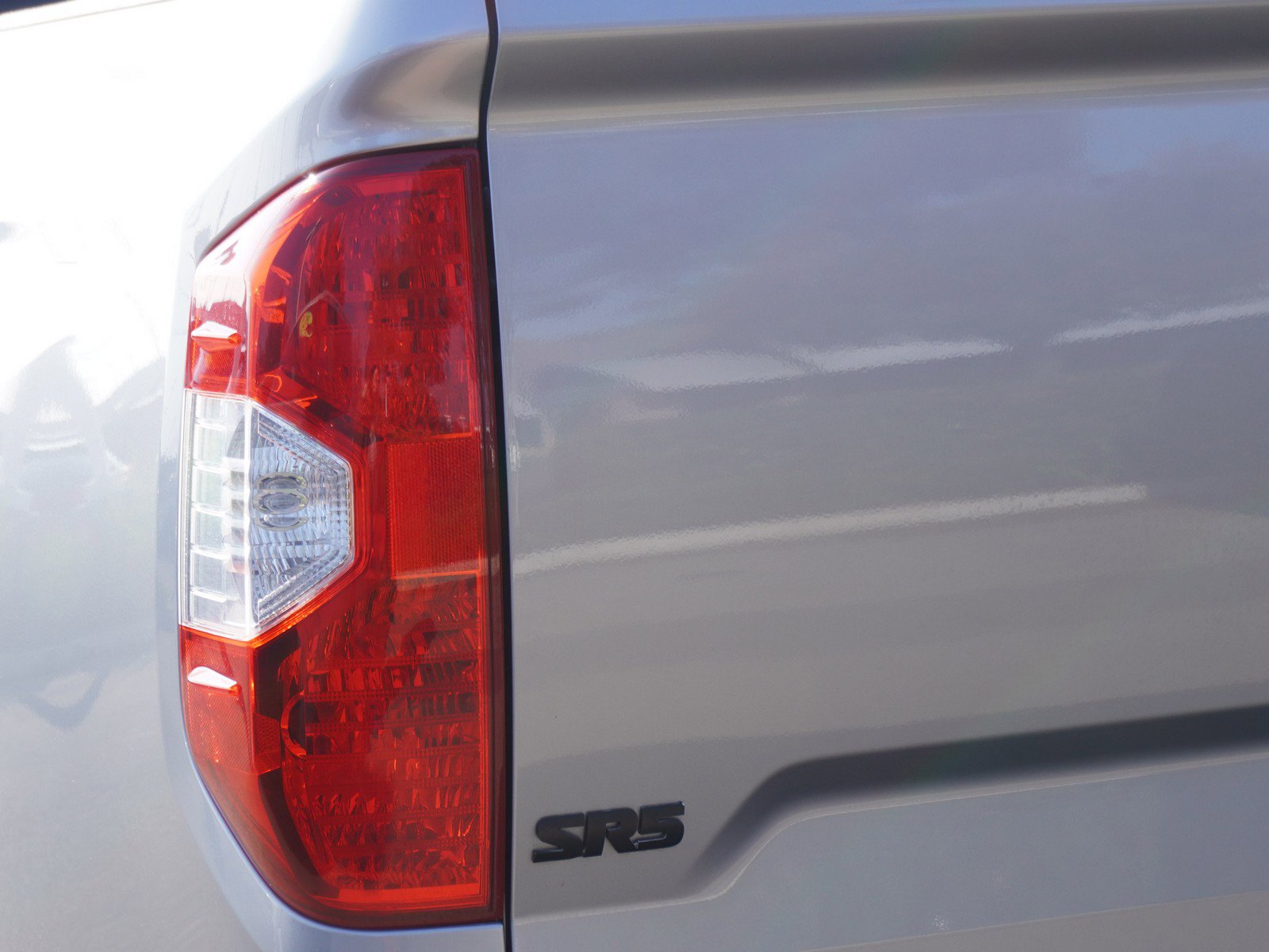 Used 2017 Toyota Tundra SR5 w/ SR5 Upgrade Package image 10