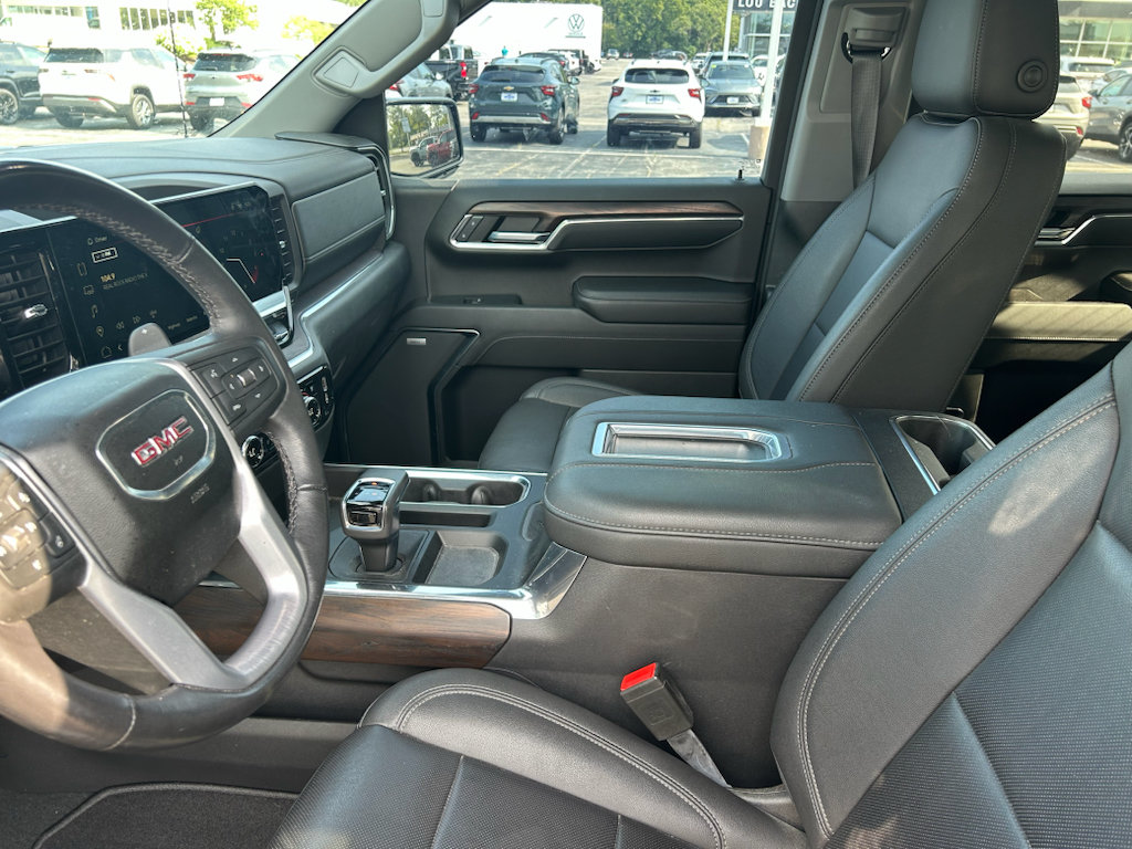 Used 2022 GMC Sierra 1500 SLT w/ SLT Convenience Package AWD/4WD image 9