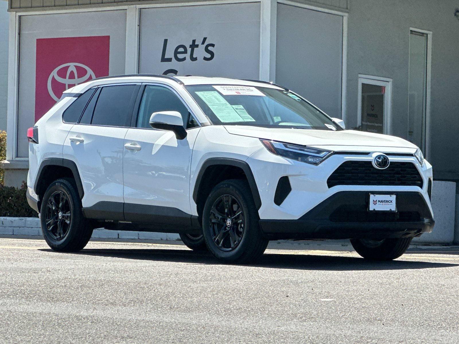 Used 2025 Toyota RAV4 XLE FWD image 8