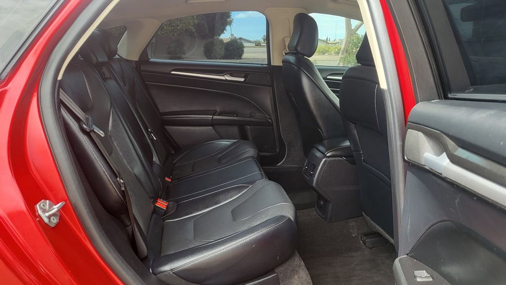 Used 2020 Ford Fusion Energi Titanium FWD image 19