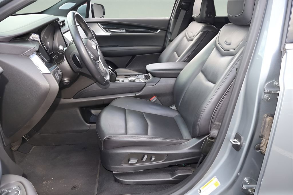 Used 2023 Cadillac XT5 Premium Luxury FWD image 11