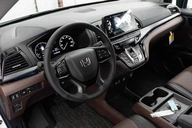 New 2026 Honda Odyssey Elite image 3