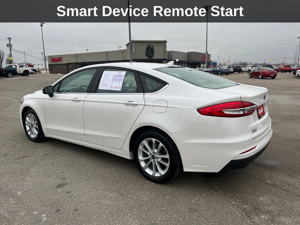 Used 2020 Ford Fusion SE image 3