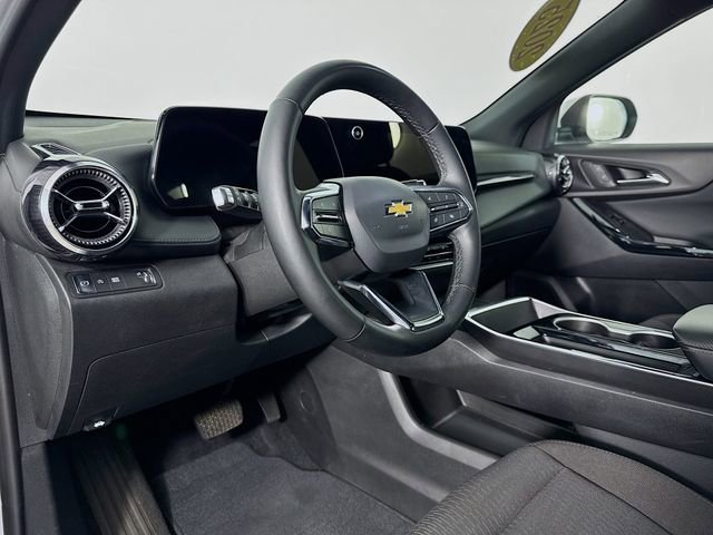 Used 2025 Chevrolet Equinox LT image 9