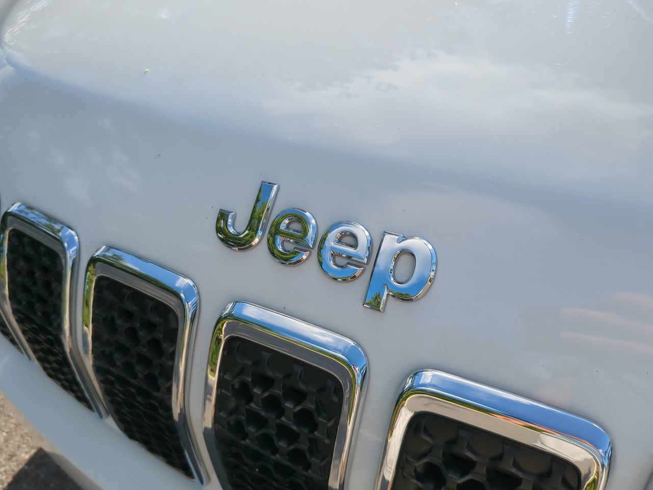 Used 2020 Jeep Cherokee Limited FWD image 22
