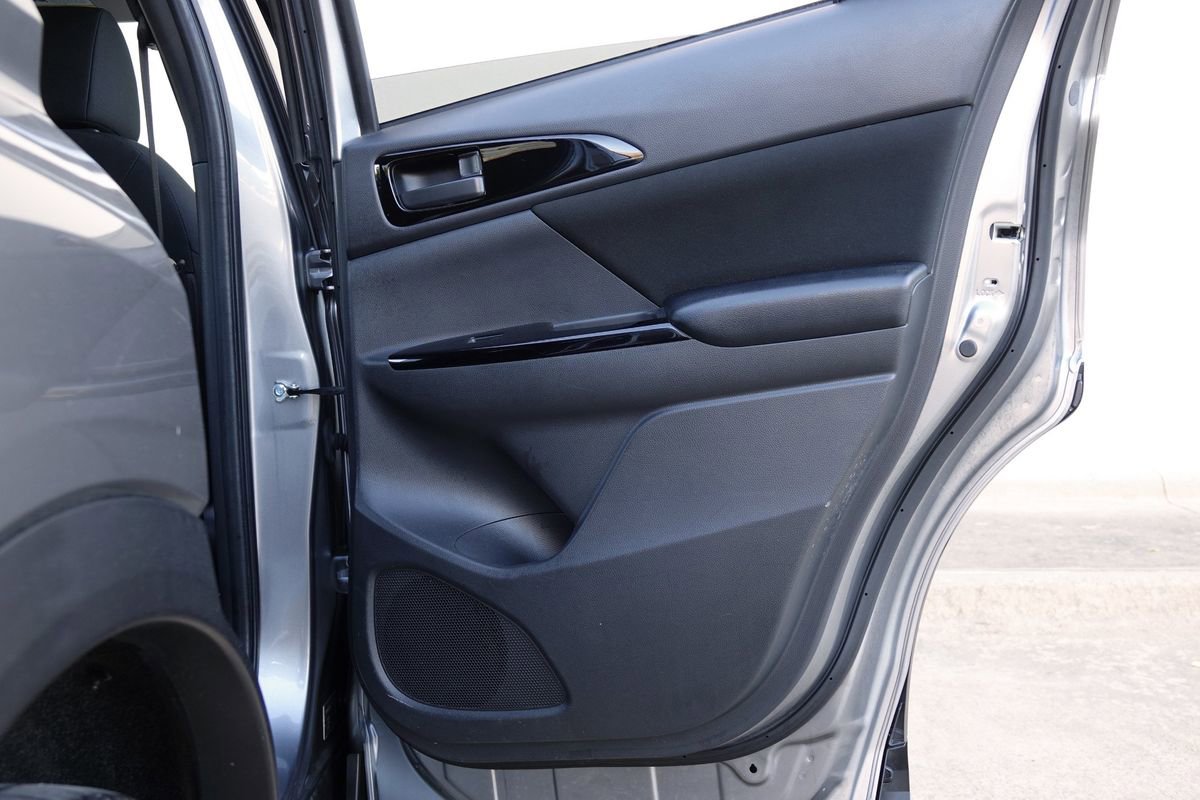 Used 2020 Mitsubishi Eclipse Cross LE image 38