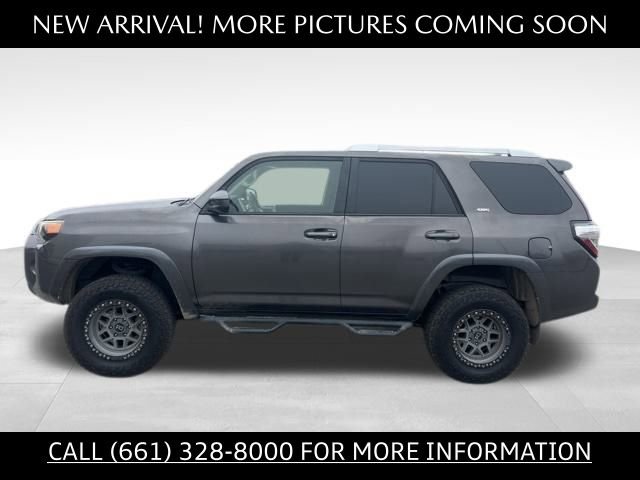 Used 2014 Toyota 4Runner SR5 image 2