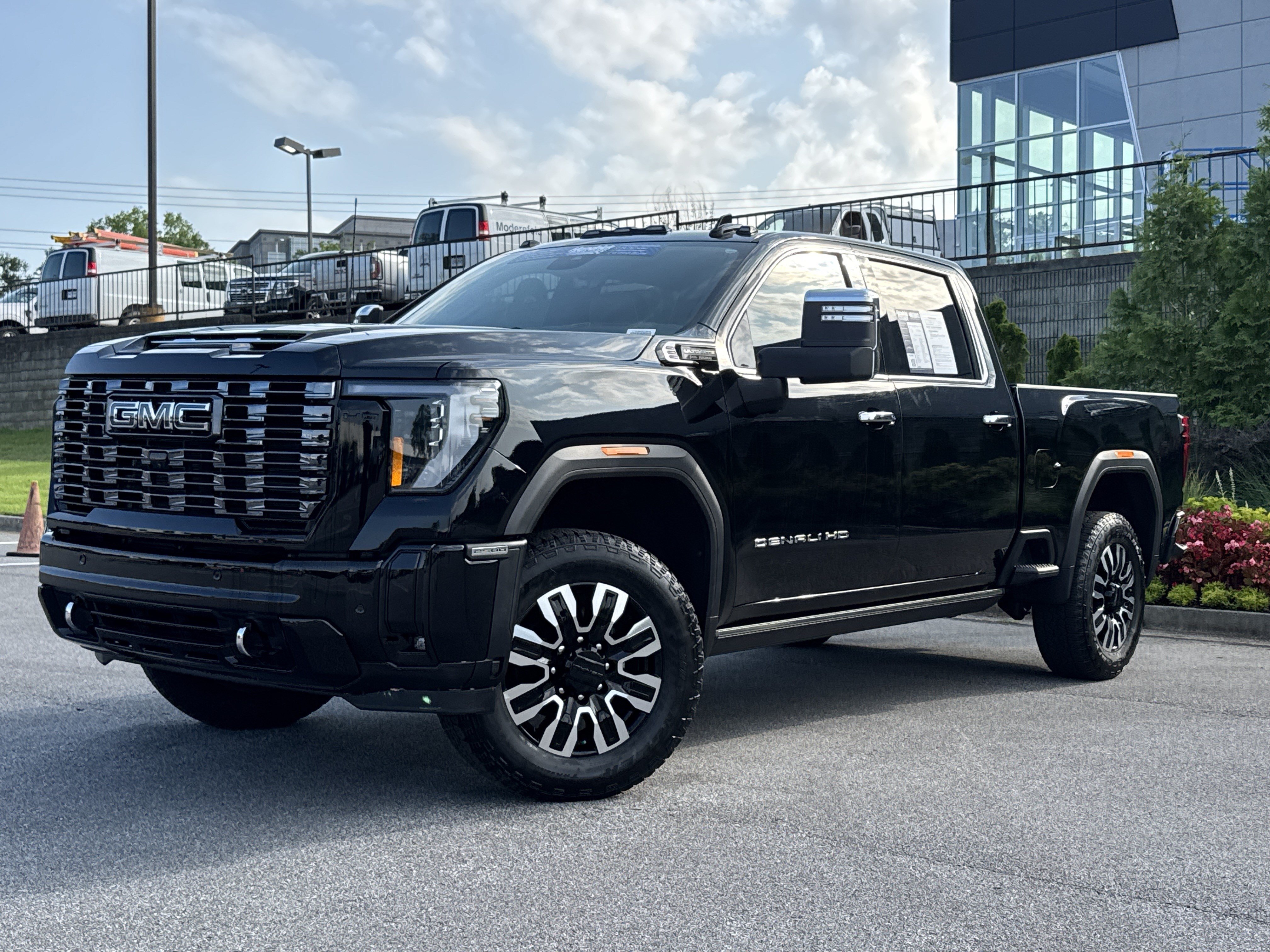 Used 2025 GMC Sierra 2500 Denali Ultimate AWD/4WD image 6