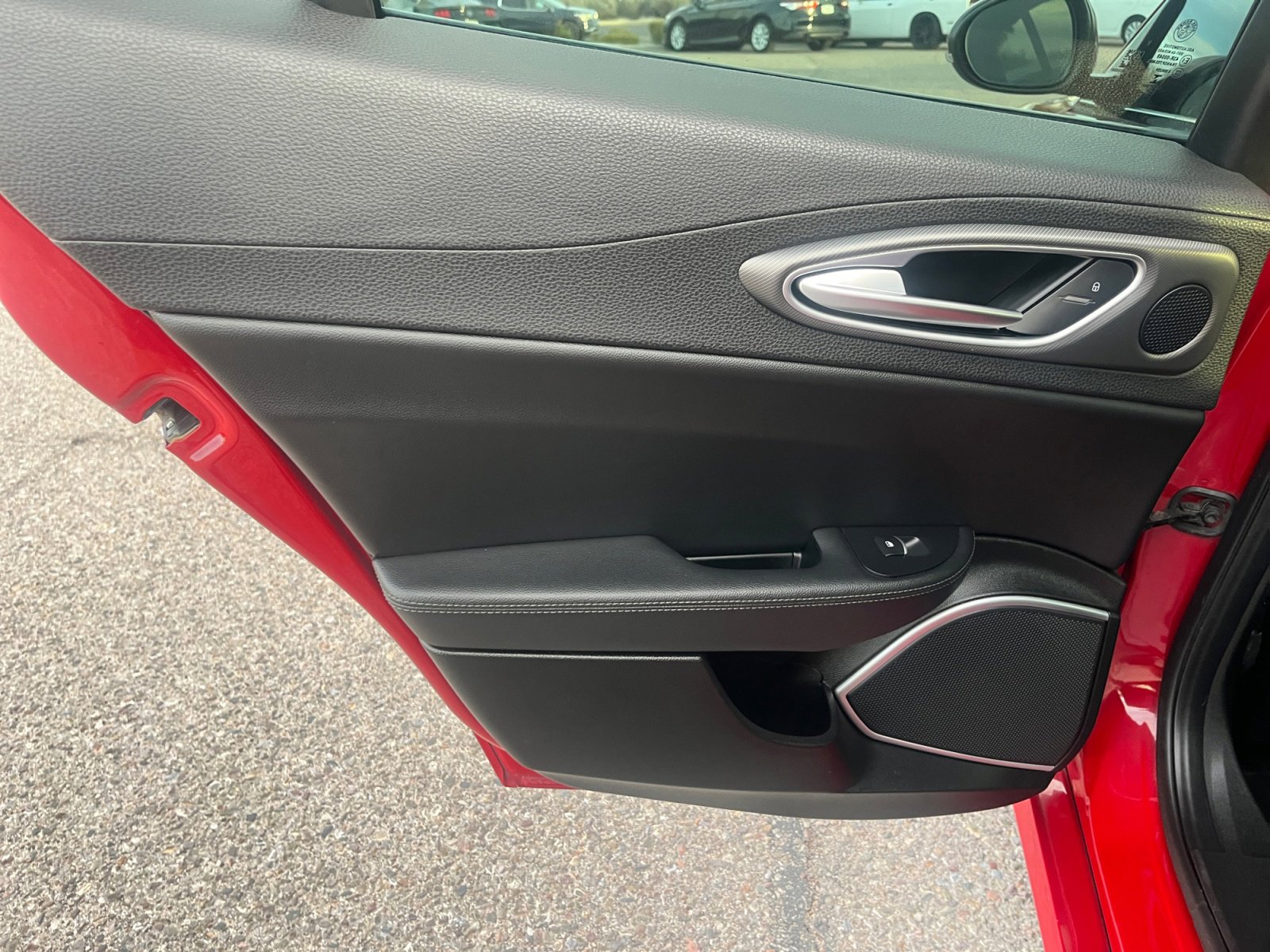 Used 2018 Alfa Romeo Giulia Base image 16