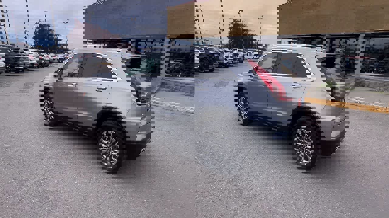 Used 2024 Cadillac XT4 Premium Luxury image 6