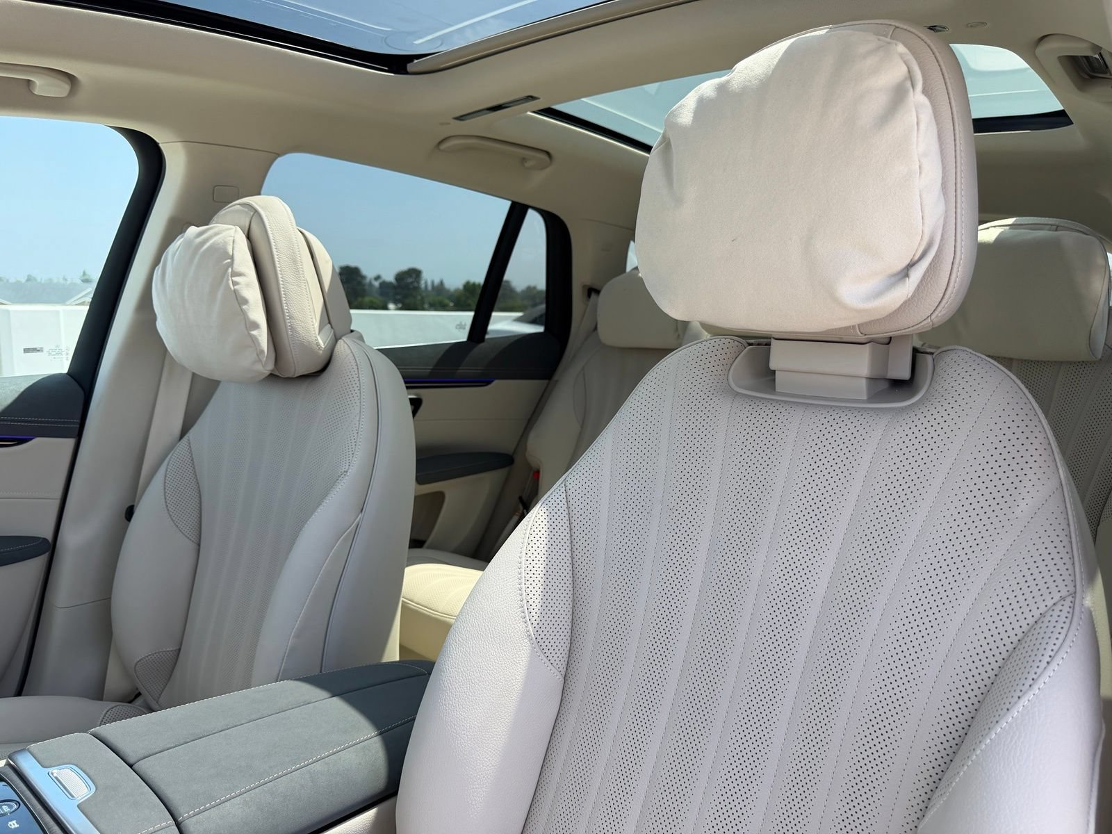 New 2026 Mercedes-Benz EQS 400 4MATIC SUV image 19