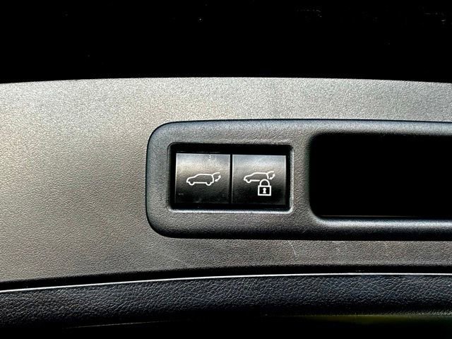 Used 2022 Lexus UX 200 w/ Premium Package image 32