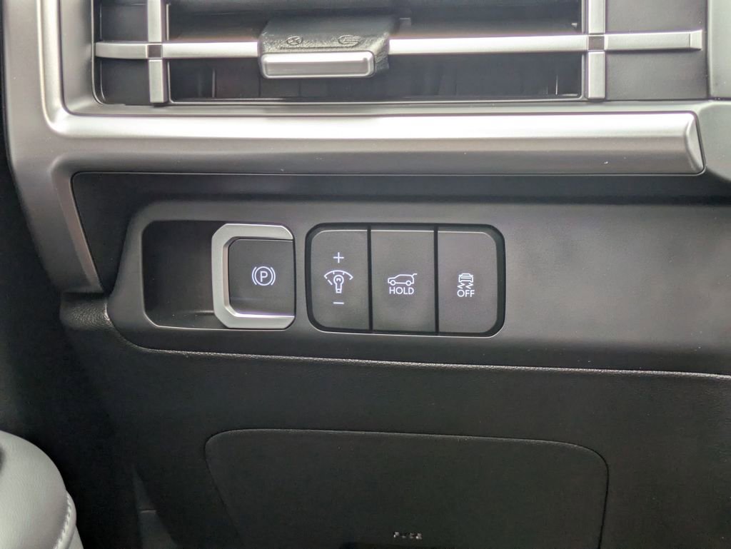 Used 2025 Hyundai Santa Fe SEL image 17