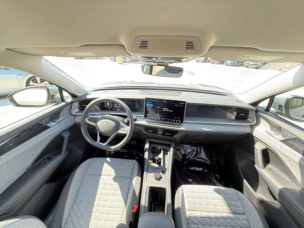 Certified 2025 Volkswagen Tiguan S FWD image 16