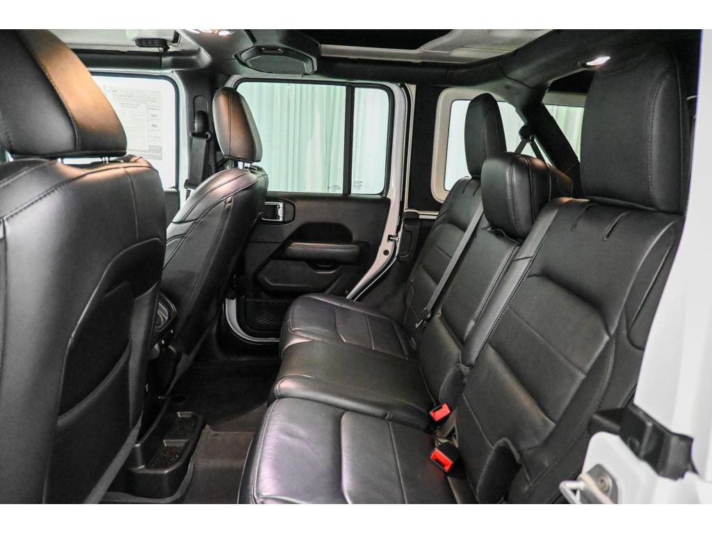 Used 2023 Jeep Wrangler Unlimited Sahara image 25