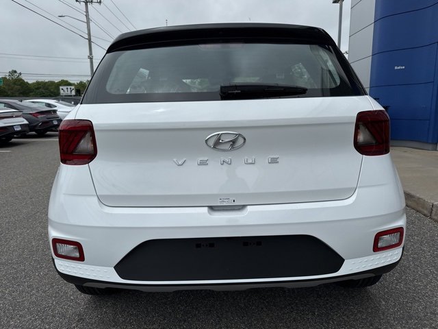 Used 2025 Hyundai Venue Limited image 8