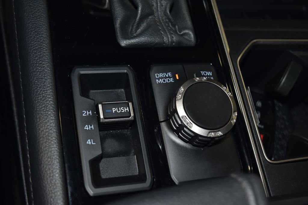 Used 2024 Toyota Tundra Limited AWD/4WD image 18
