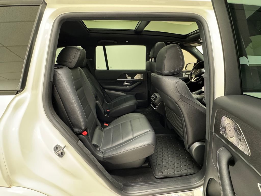 Used 2022 Mercedes-Benz GLS 450 4MATIC image 17