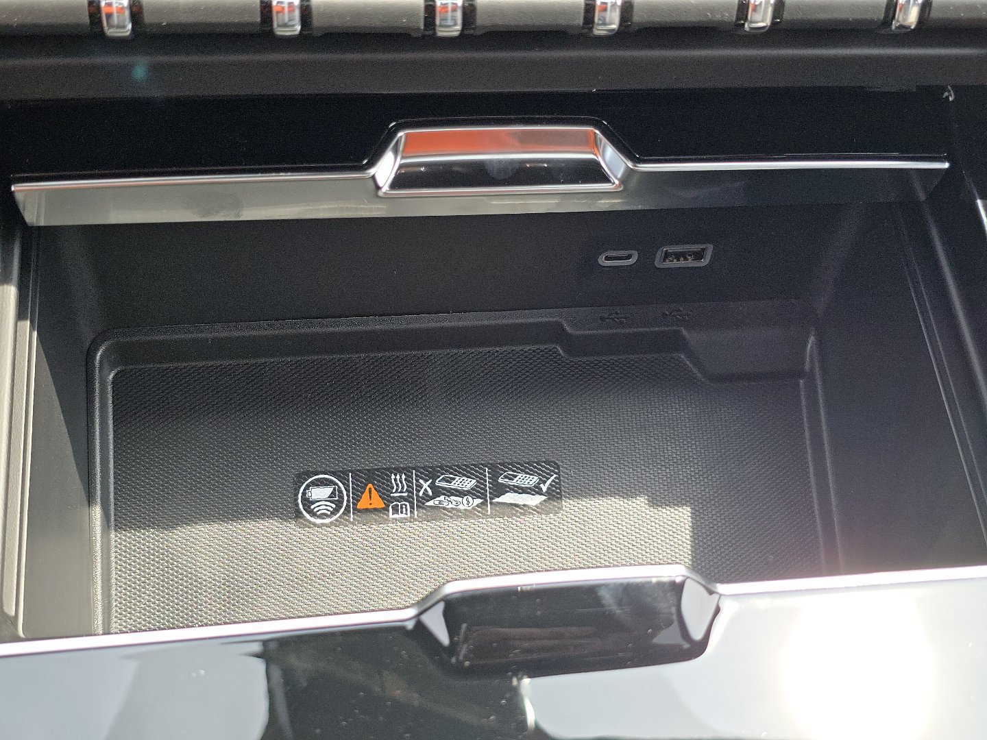 New 2026 GMC Yukon Denali Ultimate AWD/4WD image 13