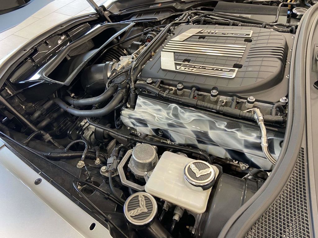 Used 2015 Chevrolet Corvette Z06 w/ 3LZ Preferred Equipment Group image 16