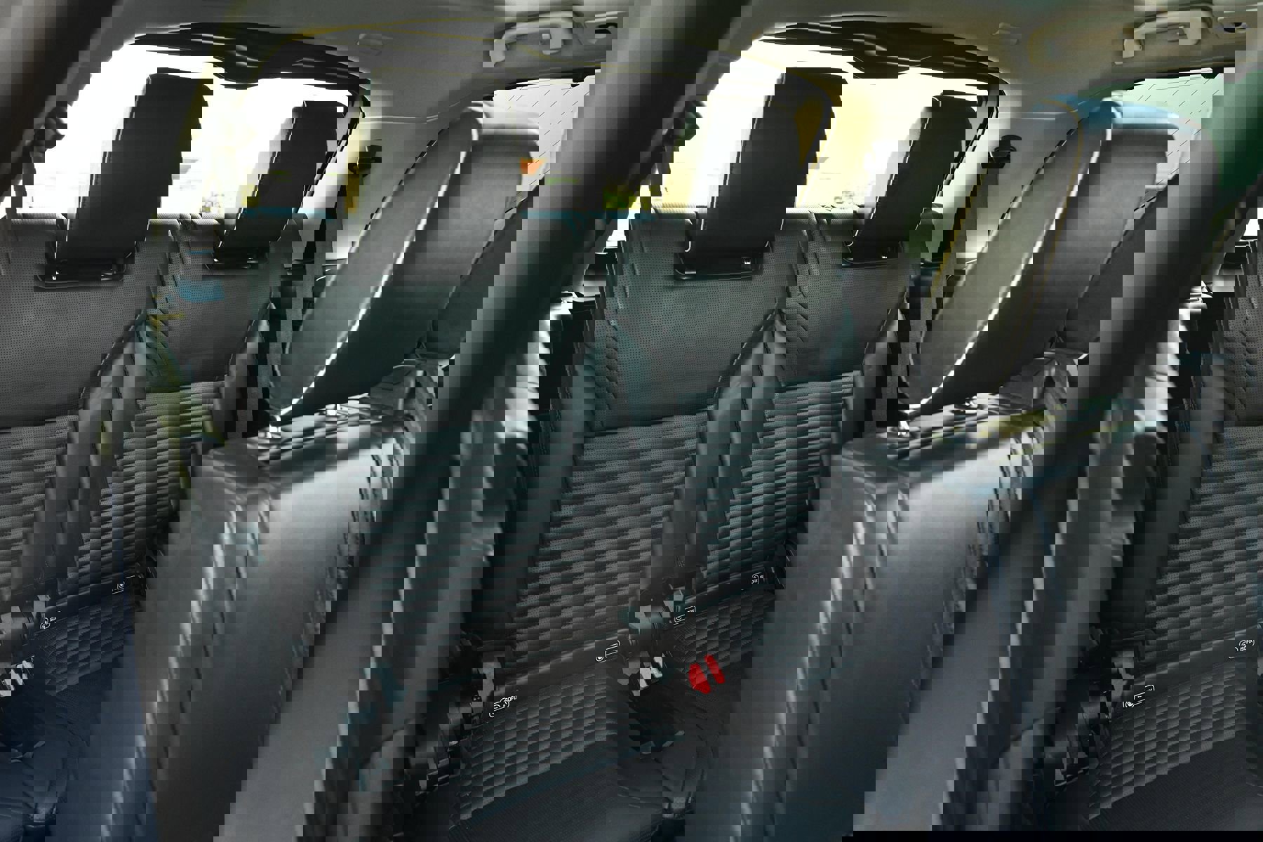 Used 2020 Land Rover Discovery HSE AWD/4WD image 15