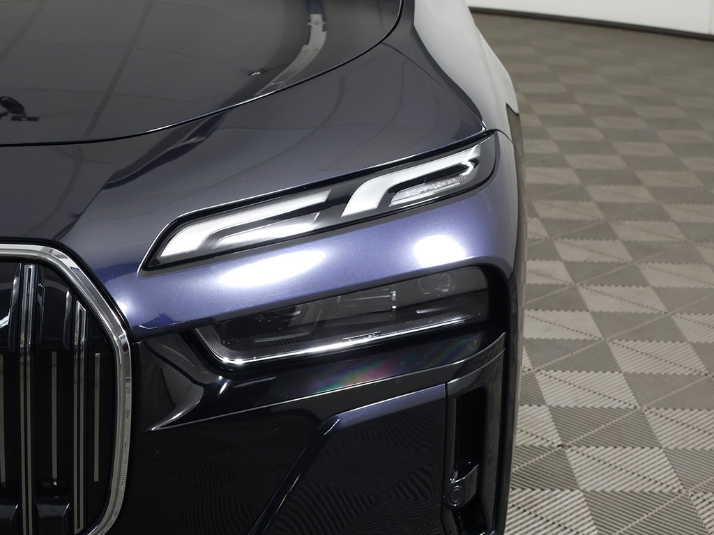 Used 2023 BMW 760i xDrive AWD/4WD image 17