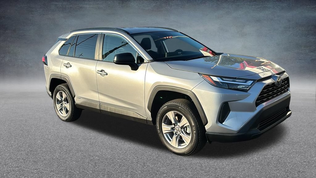 Used 2025 Toyota RAV4 LE AWD/4WD image 2