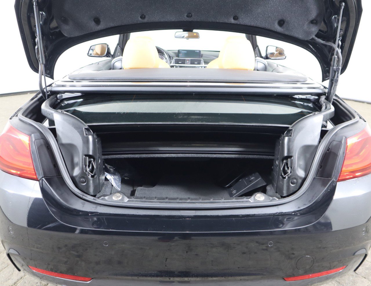 Used 2019 BMW 430i xDrive 430i xDrive Convertible w/ M Sport Package image 8