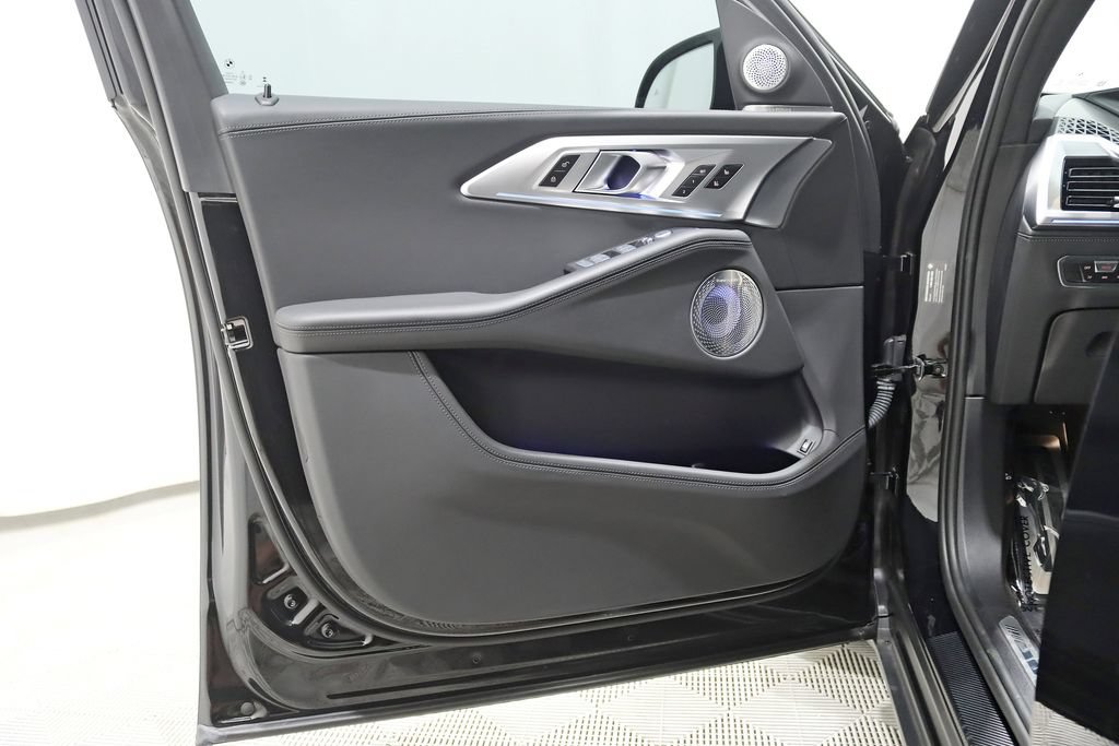 Used 2023 BMW XM AWD/4WD image 37