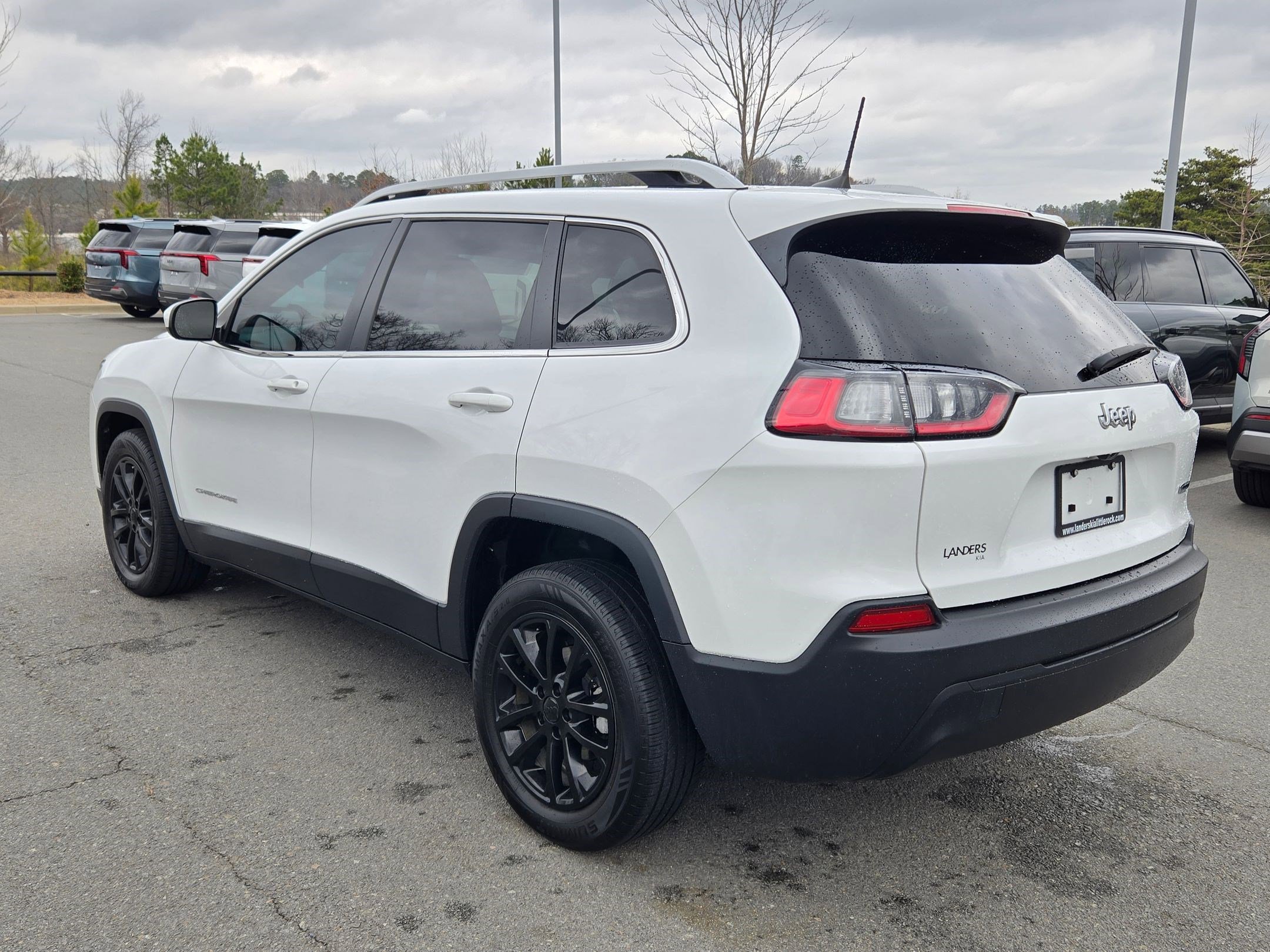 Used 2019 Jeep Cherokee Latitude w/ Popular Appearance Group image 5